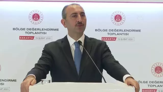 Adalet Bakanı Gül: 'Yeni yüzyıla yeni bir anayasayla daha demokratik, daha özgürlükçü, daha kuşatıcı bir toplumsal sözleşmeyle girmeyi hepimiz ümit... Adalet Bakanı Gül: 'Yeni yüzyıla yeni bir anayasayla daha demokratik, daha özgürlükçü, daha kuşatıcı bir toplumsal sözleşmeyle girmeyi hepimiz ümit...