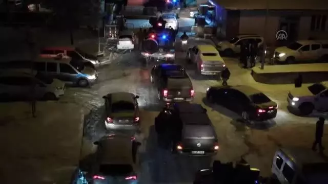 Son dakika haber... Ağrı merkezli tefecilik operasyonunda 18 şüpheli yakalandı Son dakika haber... Ağrı merkezli tefecilik operasyonunda 18 şüpheli yakalandı
