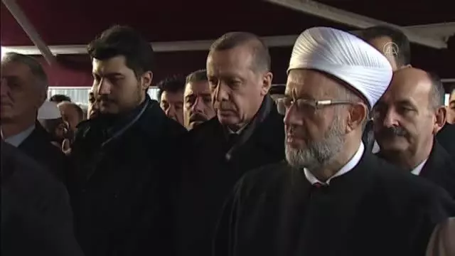 ARŞİV - Türkiye'nin önde gelen hadis alimlerinden Muhammed Emin Saraç vefat etti ARŞİV - Türkiye'nin önde gelen hadis alimlerinden Muhammed Emin Saraç vefat etti