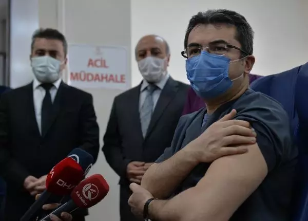 Aşı olan Erzurum Valisi Memiş: Yeterli aşılamada daha iyi olmak zorundayız Aşı olan Erzurum Valisi Memiş: Yeterli aşılamada daha iyi olmak zorundayız