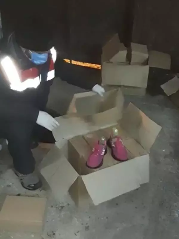 Uyuşturucu operasyonlarında yakalanan 3 zanlı tutuklandı Uyuşturucu operasyonlarında yakalanan 3 zanlı tutuklandı