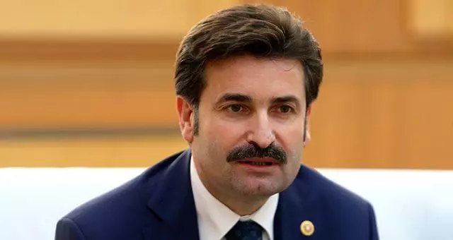 Ayhan Sefer Üstün kimdir? Nereli, kaç yaşında, mesleği ne? Ayhan Sefer Üstün hayatı ve biyografisi! Ayhan Sefer Üstün kimdir? Nereli, kaç yaşında, mesleği ne? Ayhan Sefer Üstün hayatı ve biyografisi!