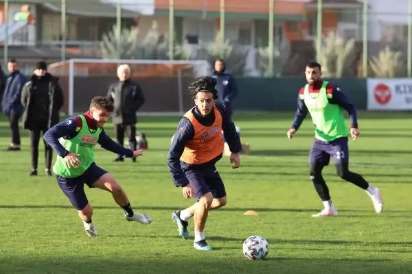 Aytemiz Alanyaspor, Galatasaray'a karşı bu sezonki 3'üncü galibiyetini almak istiyor Aytemiz Alanyaspor, Galatasaray'a karşı bu sezonki 3'üncü galibiyetini almak istiyor