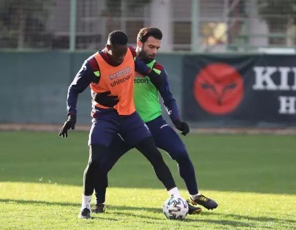 Aytemiz Alanyaspor, Galatasaray'a karşı bu sezonki 3'üncü galibiyetini almak istiyor Aytemiz Alanyaspor, Galatasaray'a karşı bu sezonki 3'üncü galibiyetini almak istiyor