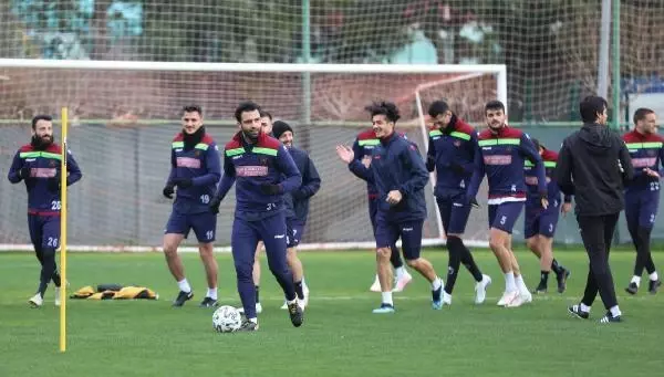 Aytemiz Alanyaspor, Galatasaray'a karşı bu sezonki 3'üncü galibiyetini almak istiyor Aytemiz Alanyaspor, Galatasaray'a karşı bu sezonki 3'üncü galibiyetini almak istiyor