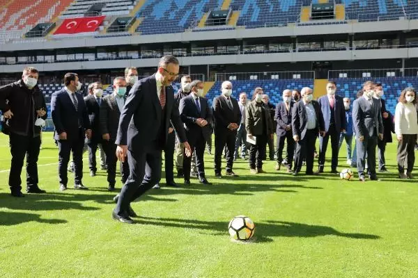 Bakan Kasapoğlu: Türkiye spor tesislerinde Avrupa'da öncü hale geldi Bakan Kasapoğlu: Türkiye spor tesislerinde Avrupa'da öncü hale geldi