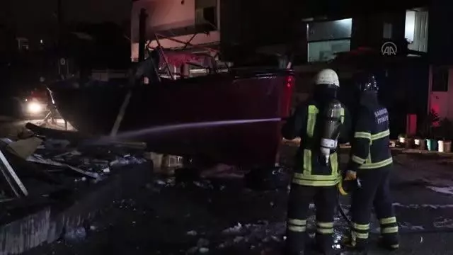 Balıkçı teknesinde yangın Balıkçı teknesinde yangın