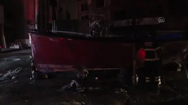 Balıkçı teknesinde yangın Balıkçı teknesinde yangın