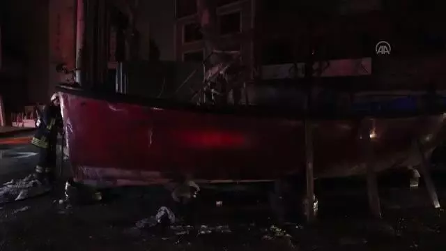 Balıkçı teknesinde yangın Balıkçı teknesinde yangın