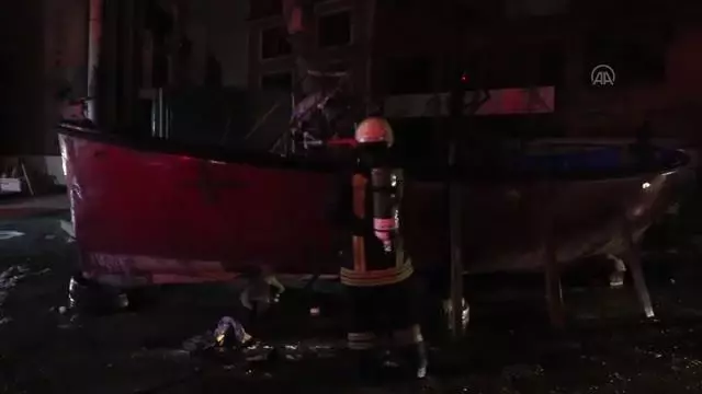 Balıkçı teknesinde yangın Balıkçı teknesinde yangın