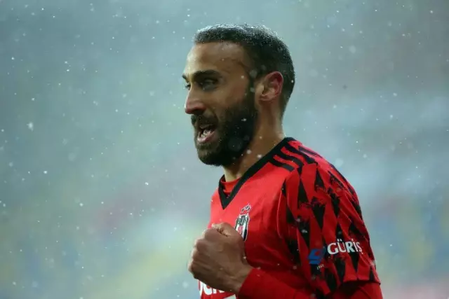 Cenk Tosun is expected to stay 2 weeks away from the fields in Beşiktaş Cenk Tosun is expected to stay 2 weeks away from the fields in Beşiktaş