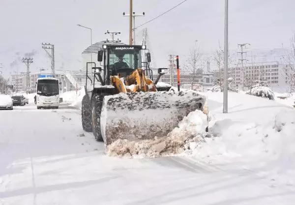 Bitlis'te 115 köy yolu, kardan kapandı Bitlis'te 115 köy yolu, kardan kapandı