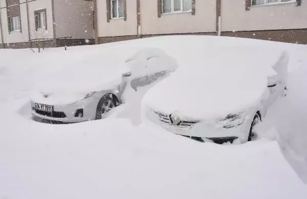 Bitlis'te 115 köy yolu, kardan kapandı Bitlis'te 115 köy yolu, kardan kapandı