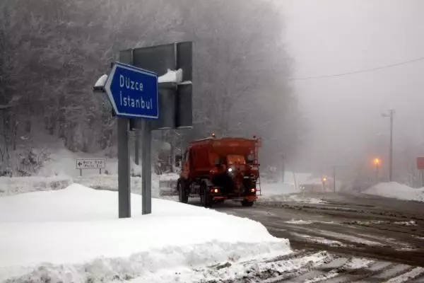 Bolu Dağı'nda kar ve sis Bolu Dağı'nda kar ve sis