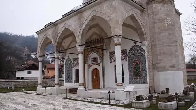 Son Dakika | Bosna Hersek'teki tarihi Alaca Cami'nin minaresinde 'silahlı saldırı' kaynaklı hasar tespit edildi Son Dakika | Bosna Hersek'teki tarihi Alaca Cami'nin minaresinde 'silahlı saldırı' kaynaklı hasar tespit edildi