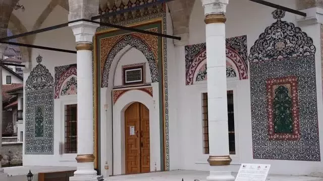 Son Dakika | Bosna Hersek'teki tarihi Alaca Cami'nin minaresinde 'silahlı saldırı' kaynaklı hasar tespit edildi Son Dakika | Bosna Hersek'teki tarihi Alaca Cami'nin minaresinde 'silahlı saldırı' kaynaklı hasar tespit edildi