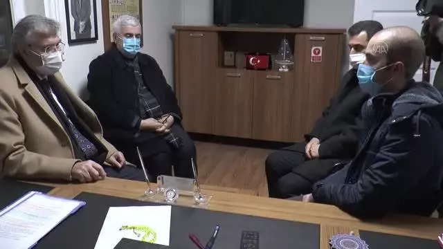 Son dakika gündem: Büyükşehir Belediye Başkanı Yüce'den nöbetteki görevlilere kandil ziyareti Son dakika gündem: Büyükşehir Belediye Başkanı Yüce'den nöbetteki görevlilere kandil ziyareti