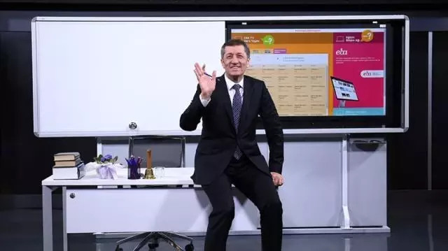 Canlı dersler ne zaman başlayacak? Bakan Selçuk açıkladı Canlı dersler ne zaman başlayacak? Bakan Selçuk açıkladı