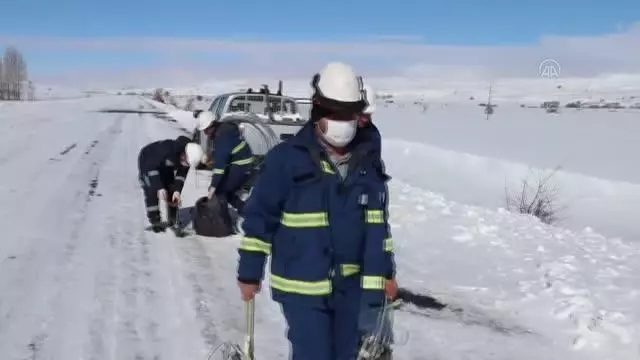 ÇEDAŞ'ın 'enerji timleri' dondurucu soğuklarda kesintisiz enerji için çalışıyor ÇEDAŞ'ın 'enerji timleri' dondurucu soğuklarda kesintisiz enerji için çalışıyor