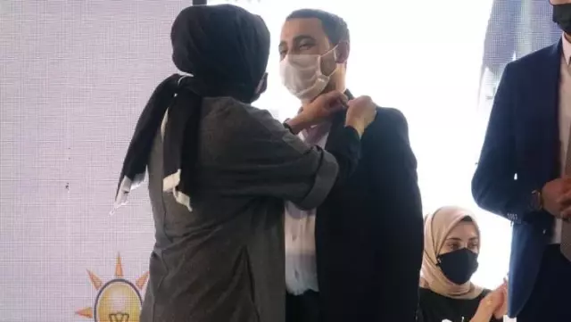 CHP'nin Tokat Gençlik Kolları eski Başkanı AK Parti'ye katıldı CHP'nin Tokat Gençlik Kolları eski Başkanı AK Parti'ye katıldı