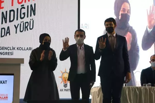 CHP'nin Tokat Gençlik Kolları eski Başkanı AK Parti'ye katıldı CHP'nin Tokat Gençlik Kolları eski Başkanı AK Parti'ye katıldı