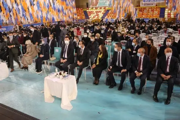 CHP'nin Tokat Gençlik Kolları eski Başkanı AK Parti'ye katıldı CHP'nin Tokat Gençlik Kolları eski Başkanı AK Parti'ye katıldı