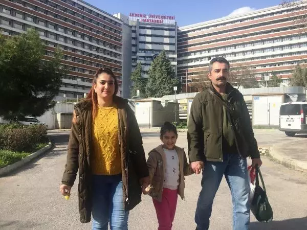 Çocuk hasreti çeken bir aile mutlu olsun diye rahmini bağışlama kararı aldı Çocuk hasreti çeken bir aile mutlu olsun diye rahmini bağışlama kararı aldı
