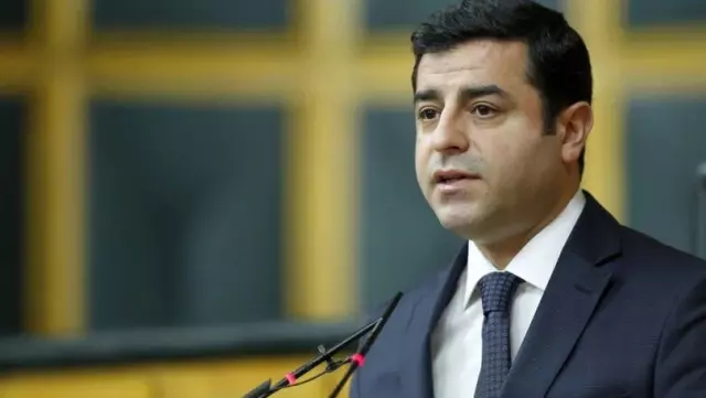 Demirtaş'ın terör örgütü PKK'yı kınamasına HDP'den ilk yorum: Biz de aynı düşüncedeyiz Demirtaş'ın terör örgütü PKK'yı kınamasına HDP'den ilk yorum: Biz de aynı düşüncedeyiz