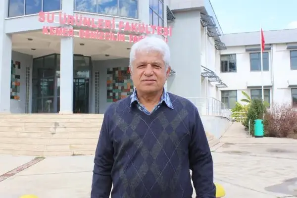 Deniz dibi temizliği yaparken, nesli tehlike altındaki Akdeniz fokunu görüntüledi Deniz dibi temizliği yaparken, nesli tehlike altındaki Akdeniz fokunu görüntüledi