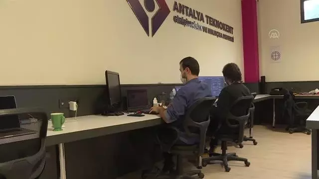 Devlet desteğiyle kendi şirketini kuran kadın girişimci hayallerinin peşinden gidiyor Devlet desteğiyle kendi şirketini kuran kadın girişimci hayallerinin peşinden gidiyor