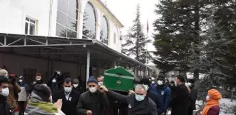 Asri Mezarlığı: Son dakika: Diyetisyen eşini öldürüp intihar eden doktor, toprağa verildi Asri Mezarlığı: Son dakika: Diyetisyen eşini öldürüp intihar eden doktor, toprağa verildi