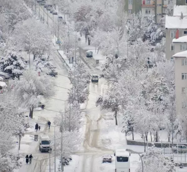 Doğu'da dondurucu soğuklar; Erzurum eksi 24.1, Erzincan eksi 23.9 Doğu'da dondurucu soğuklar; Erzurum eksi 24.1, Erzincan eksi 23.9