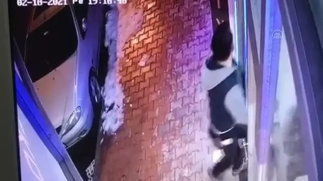 Son dakika haber! Esenyurt'ta 1 kişinin öldüğü bıçaklı kavga güvenlik kamerasında Son dakika haber! Esenyurt'ta 1 kişinin öldüğü bıçaklı kavga güvenlik kamerasında