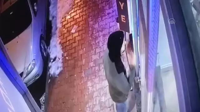 Son dakika haber! Esenyurt'ta 1 kişinin öldüğü bıçaklı kavga güvenlik kamerasında Son dakika haber! Esenyurt'ta 1 kişinin öldüğü bıçaklı kavga güvenlik kamerasında