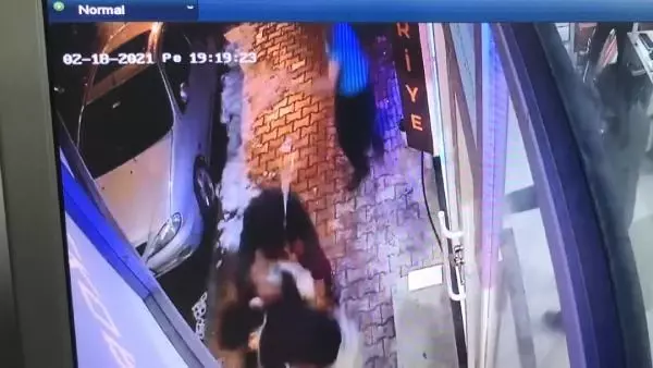 Esenyurt'ta bir kişinin öldüğü Afganistanlıların kavgası kamerada Esenyurt'ta bir kişinin öldüğü Afganistanlıların kavgası kamerada