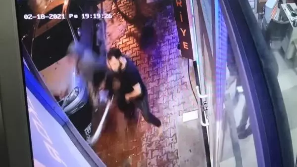 Esenyurt'ta bir kişinin öldüğü Afganistanlıların kavgası kamerada Esenyurt'ta bir kişinin öldüğü Afganistanlıların kavgası kamerada