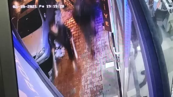 Esenyurt'ta bir kişinin öldüğü Afganistanlıların kavgası kamerada Esenyurt'ta bir kişinin öldüğü Afganistanlıların kavgası kamerada