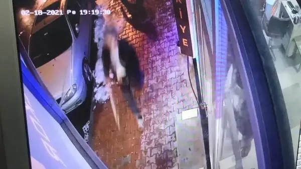 Esenyurt'ta bir kişinin öldüğü Afganistanlıların kavgası kamerada Esenyurt'ta bir kişinin öldüğü Afganistanlıların kavgası kamerada