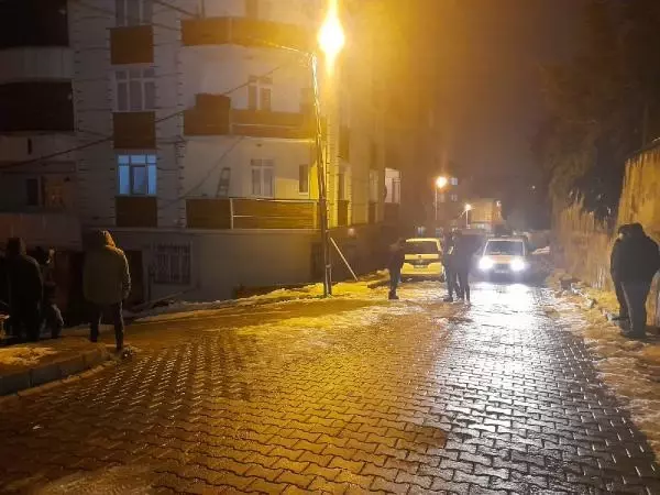 Esenyurt'ta silahlı saldırıya uğrayan kişi hayatını kaybetti Esenyurt'ta silahlı saldırıya uğrayan kişi hayatını kaybetti