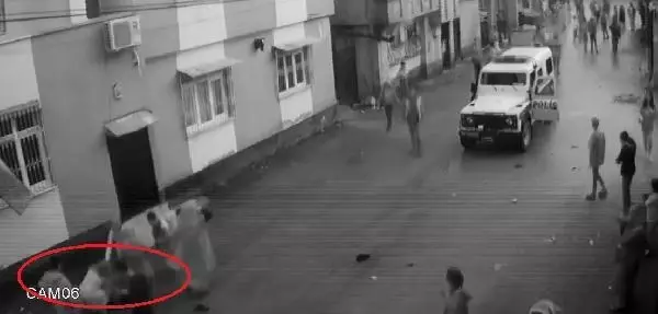 Son dakika haber! Eşi tarafından darbedildiği iddia edilen Fatma balkondan düştü; o anlar kamerada (2)- Yeniden Son dakika haber! Eşi tarafından darbedildiği iddia edilen Fatma balkondan düştü; o anlar kamerada (2)- Yeniden