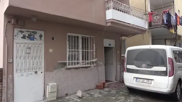 Evde ölü bulunan kadının ağabeyi ve yengesi gözaltına alındı Evde ölü bulunan kadının ağabeyi ve yengesi gözaltına alındı