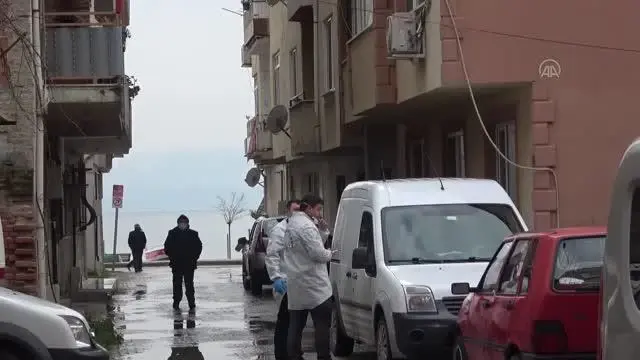 Evde ölü bulunan kadının ağabeyi ve yengesi gözaltına alındı Evde ölü bulunan kadının ağabeyi ve yengesi gözaltına alındı