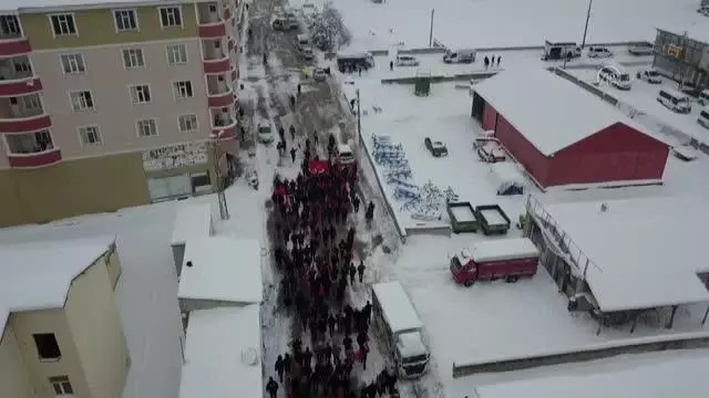 Gara'da 13 Türk vatandaşının şehit edilmesine tepki gösterildi Gara'da 13 Türk vatandaşının şehit edilmesine tepki gösterildi