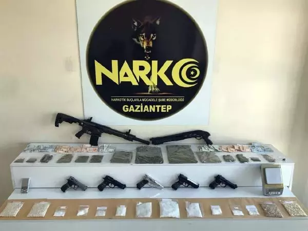 Gaziantep'te, 750 polisle uyuşturucu operasyonunda 29 kişiye gözaltı Gaziantep'te, 750 polisle uyuşturucu operasyonunda 29 kişiye gözaltı