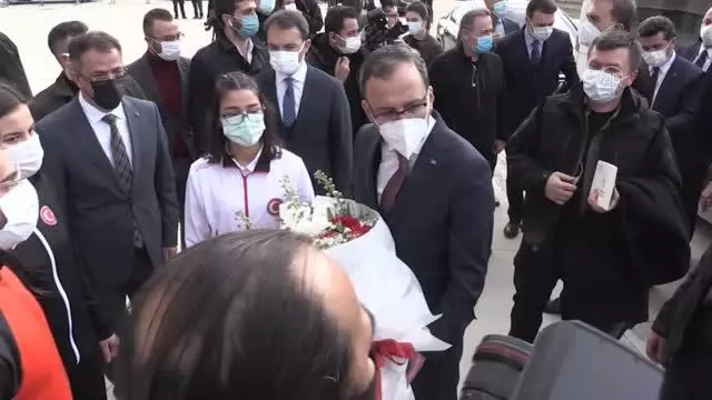 Gençlik ve Spor Bakanı Kasapoğlu, Yeni Adana Stadı'nın açılış töreninde konuştu Gençlik ve Spor Bakanı Kasapoğlu, Yeni Adana Stadı'nın açılış töreninde konuştu