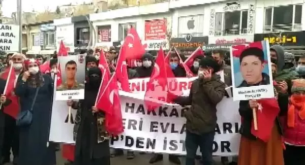 Hakkari, Gara şehitleri için tek yürek oldu (1) Hakkari, Gara şehitleri için tek yürek oldu (1)
