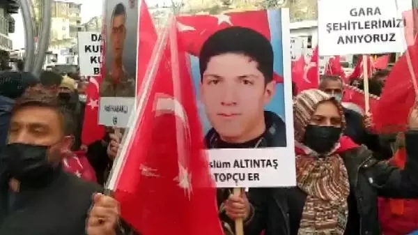 Hakkari, Gara şehitleri için tek yürek oldu (1) Hakkari, Gara şehitleri için tek yürek oldu (1)
