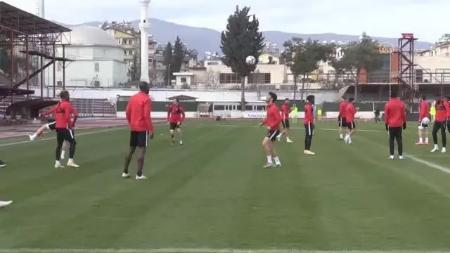 Son Dakika | Hatayspor Onursal Başkanı Lütfü Savaş, başarılarının sırrını mücadeleci olmaya bağlıyor Son Dakika | Hatayspor Onursal Başkanı Lütfü Savaş, başarılarının sırrını mücadeleci olmaya bağlıyor