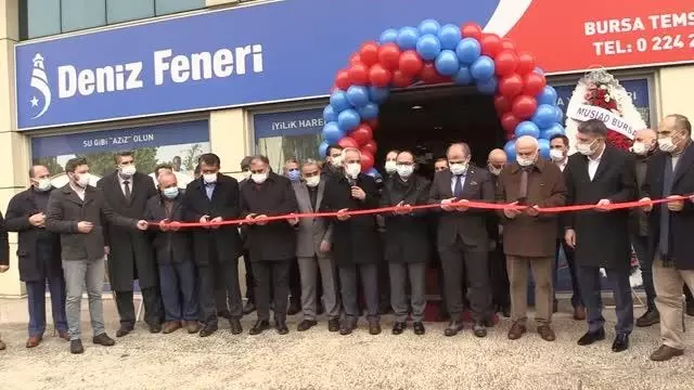 İhtiyaç sahibi aileler için giyim mağazası açıldı