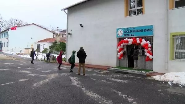 İstanbul'da yüz yüze eğitim mahalle ve köy okullarında başladı İstanbul'da yüz yüze eğitim mahalle ve köy okullarında başladı